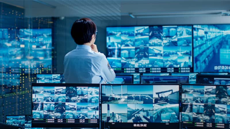 Optimierte Verwaltung von Videowandinhalten in Sicherheitsüber-wachungsumgebungen
